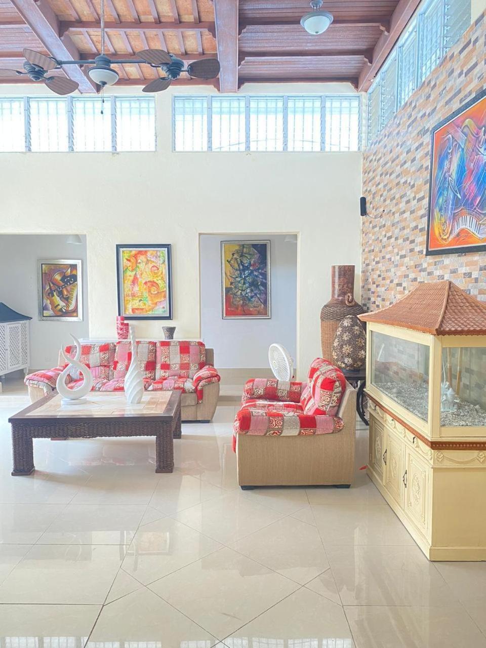 חואן דוליו D' Franchesis Hostal מראה חיצוני תמונה